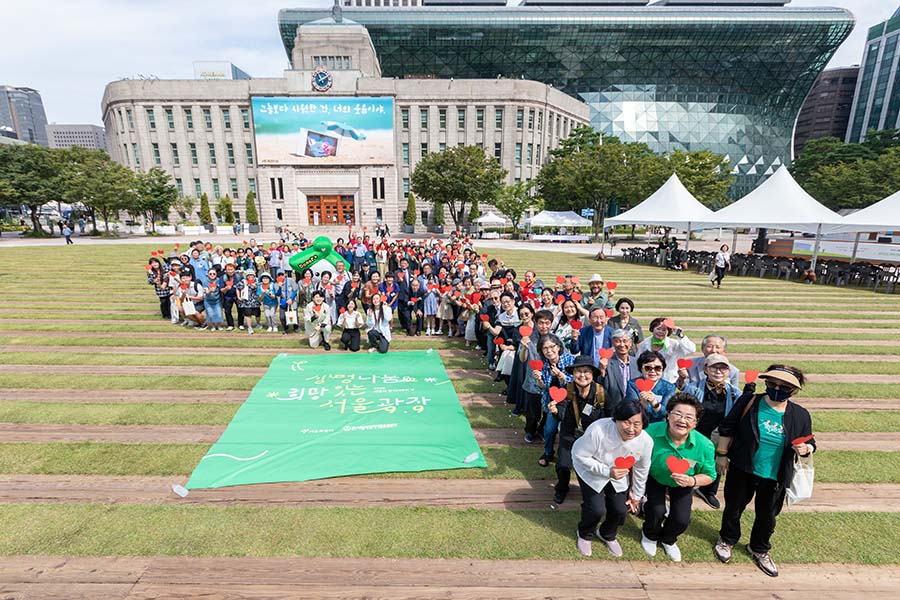 ▲참여자들이 9월 9일 장기기증의 날을 기념하며 숫자 9를 함께 만든 모습. ⓒ운동본부